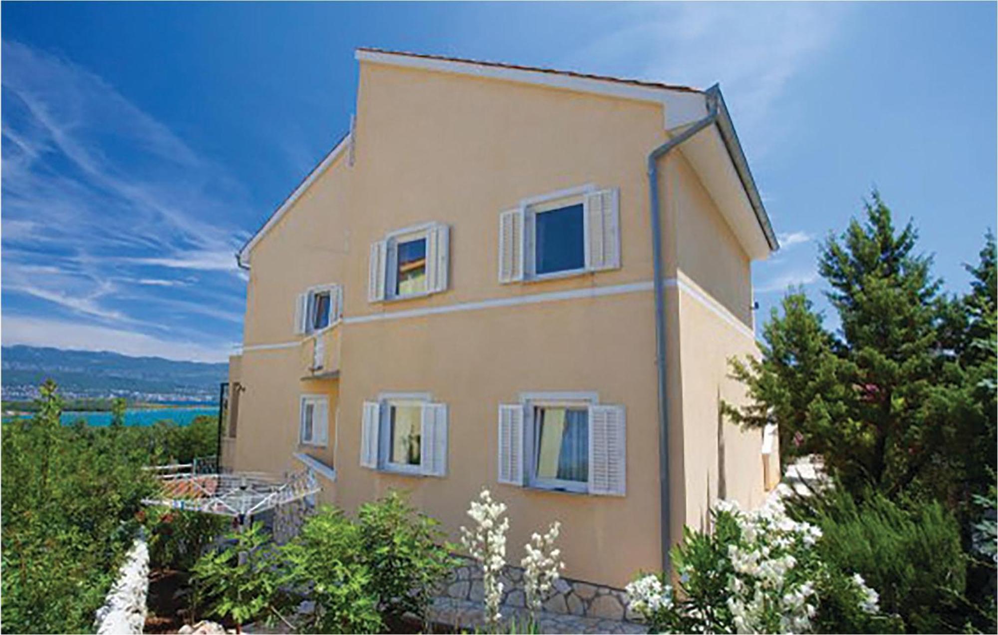 Amazing Apartment In Malinska With Kitchen Εξωτερικό φωτογραφία